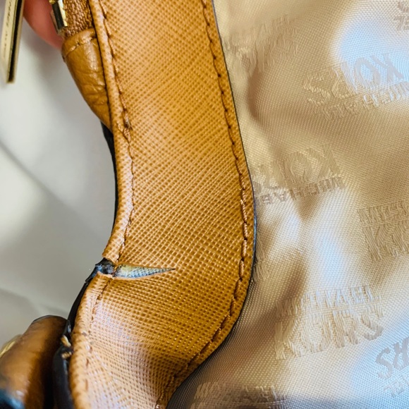 ❌SOLD❌Michael Kors Leather Tassel Crossbody Bag - Picture 7 of 7